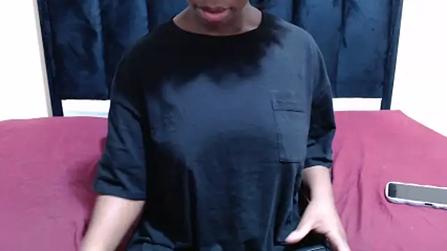 kittykhloe22 Adlı Modelin Canlı XXX Sohbeti