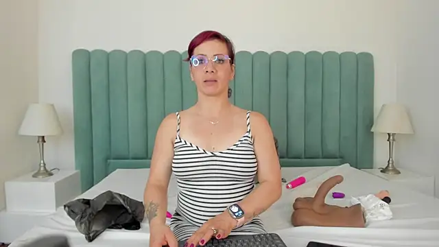 Scarlett__Noir – Naživo XXX chat