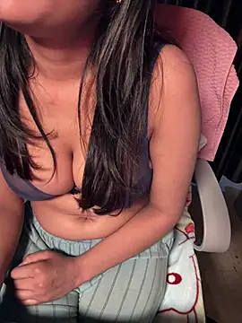 Chat XXX en directo de Lucky_Flora