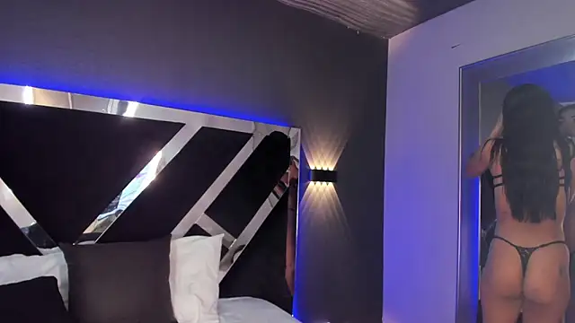 Chat +18 de AllanaOrtiz__ ao vivo