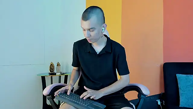 Rowan_Cley Live XXX Chat