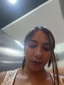 Chat +18 de Hall_16 ao vivo