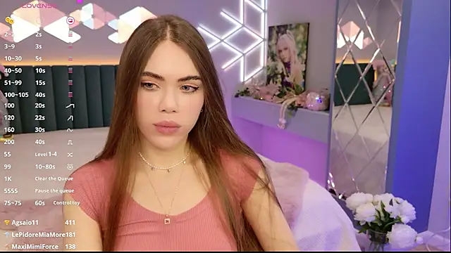 XXX chat uživo modela MimiForce