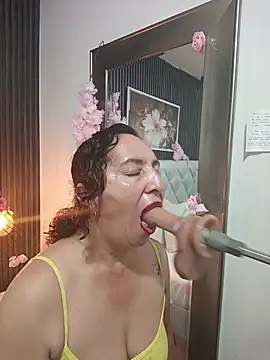 Luna_Naughty1 Adlı Modelin Canlı XXX Sohbeti