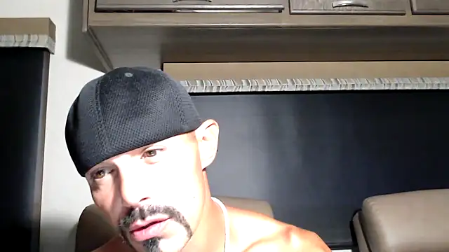 ThickD2C: вебкам-шоу