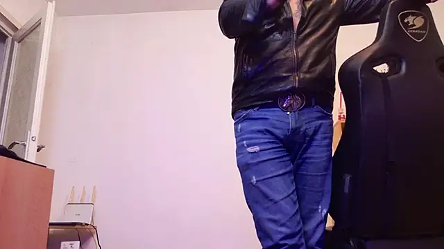 ChrisKox Show in webcam