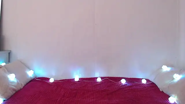 Chat +18 de Emily_hardcore ao vivo