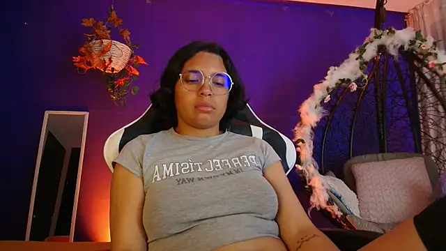 Chatroom XXX en direct de Emmapark_