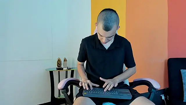 Rowan_Cley Live XXX-chat