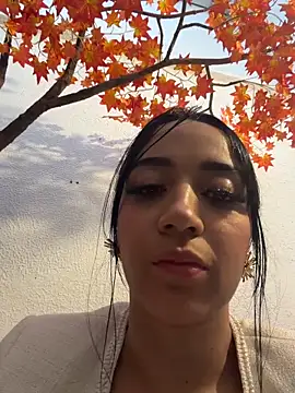 EmmyEvans1's Live XXX Chat