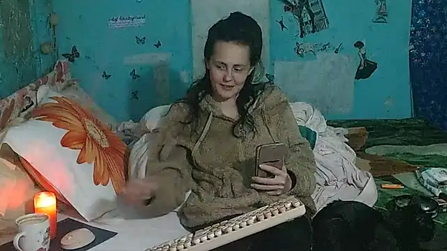 brighteyes77 Adlı Modelin Canlı XXX Sohbeti