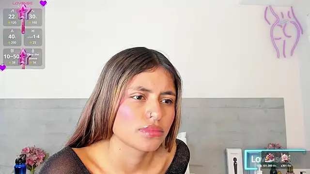 sunnyWhitee Chat XXX in diretta