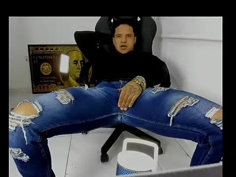 master_leather লাইভ XXX চ্যাট