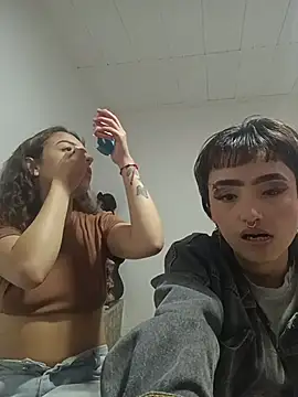 Chat XXX ao vivo de AlexxaAndRileyy