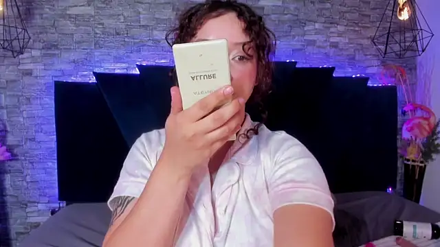 Chat XXX Live Suxan_White_