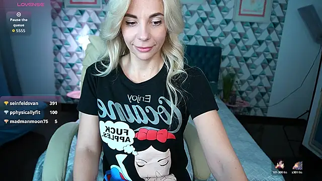 Chatroom XXX en direct de BellaRayyy