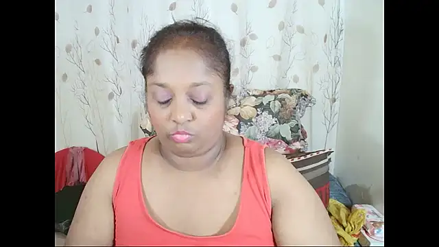 Chat XXX en directo de Indiantasha