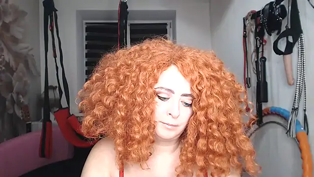 MISSwithDOLLS: онлайн-секс-чат