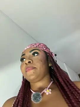 Kloe_rousse01's Webcam Show