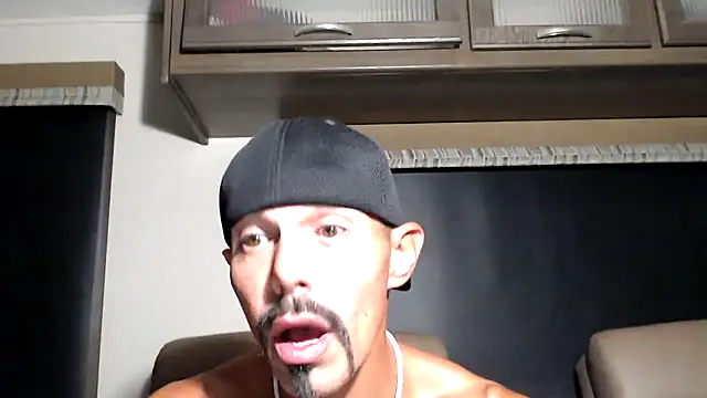 ThickD2C: онлайн-секс-чат