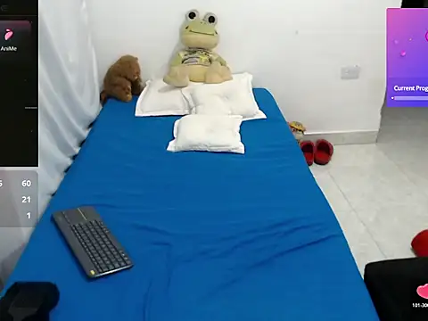 LAURA_FoxhtのライブXXXチャット