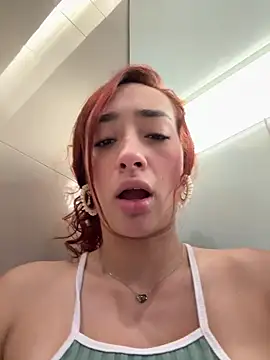 ariiel_ live XXX chat