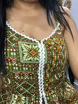 escape_with_me's Live XXX Chat