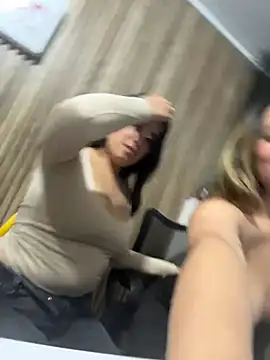 Antonella_Julieta 웹캠 쇼