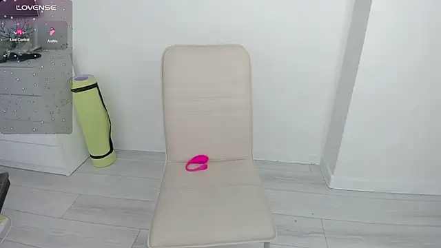 acidjuice0 Adlı Modelin Canlı XXX Sohbeti