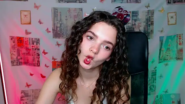 _SusieSu_ Adlı Modelin Canlı XXX Sohbeti