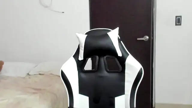 __Emma__11__Lecat_'s Live XXX Chat