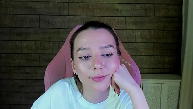 VanessaVienne Adlı Modelin Canlı XXX Sohbeti