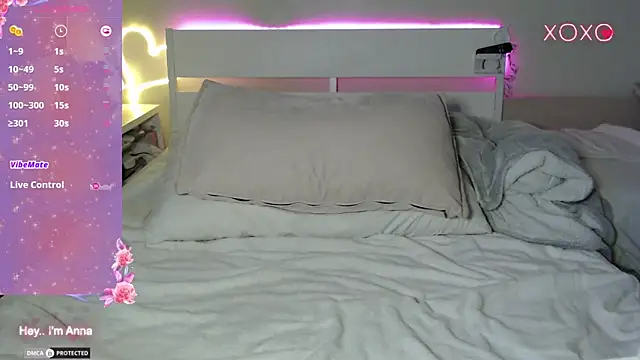 Annaofbee Chat XXX in diretta