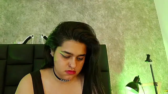 crystaldarliing's Live XXX Chat