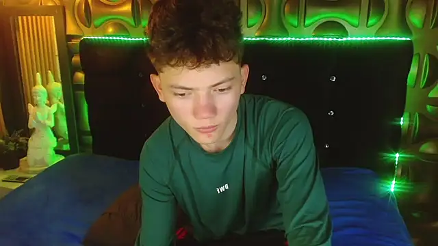 cruz_dante élő XXX-chatje