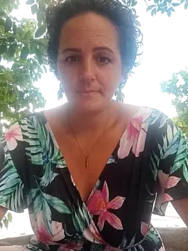 emiliemilf's Live XXX Chat