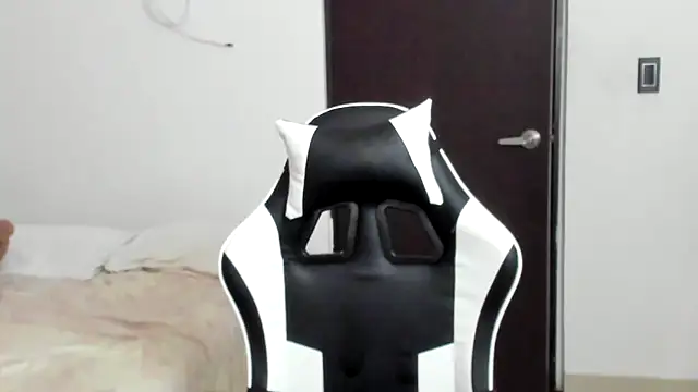 Chatroom XXX en direct de __Emma__11__Lecat_