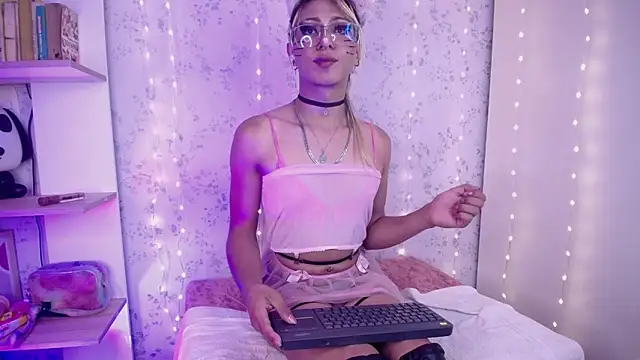 Show modela _Alexaavandercloude na web-kameri