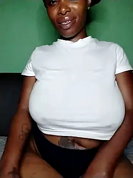 Chat +18 de QUEENZAZA ao vivo