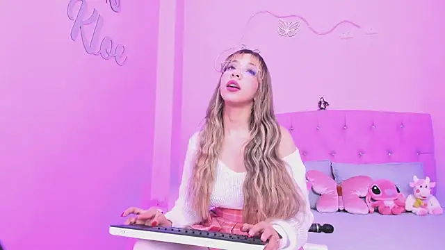 Chat +18 de KloeJonnes_ ao vivo