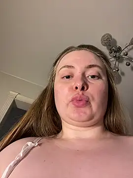 DeniMilkyyyyy's Webcam Show