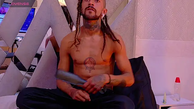 Tattoo_edbosses Webcam-Show