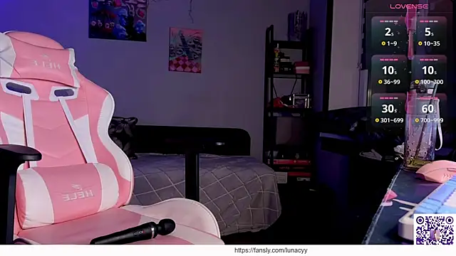 Lunaacyy Chat XXX in diretta