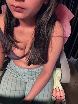 Lucky_Flora Chat XXX in diretta