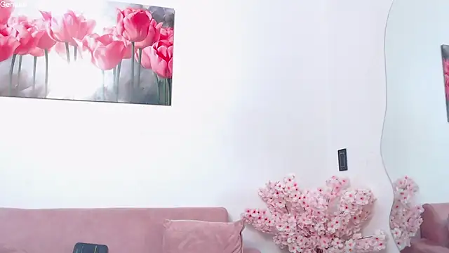 pinky_f00x's Live XXX Chat