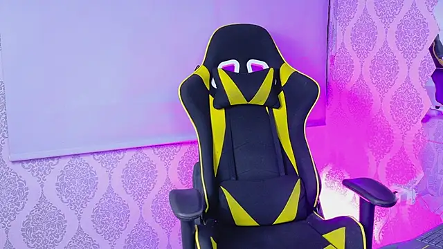 Luxury_boys: διαδικτυακό σόου στην κάμερα