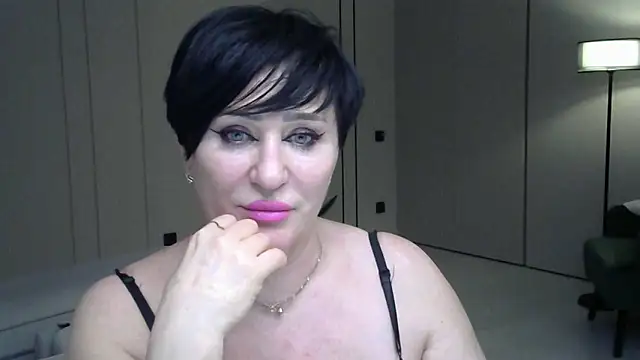 Kleotempt's Live XXX Chat