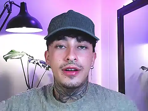 stevennavarro Show Webcam