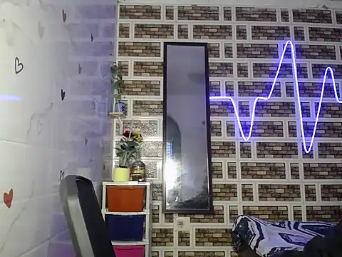 Tisya-24 live XXX chat