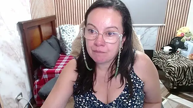 Sonialorens_ Live XXX-chat